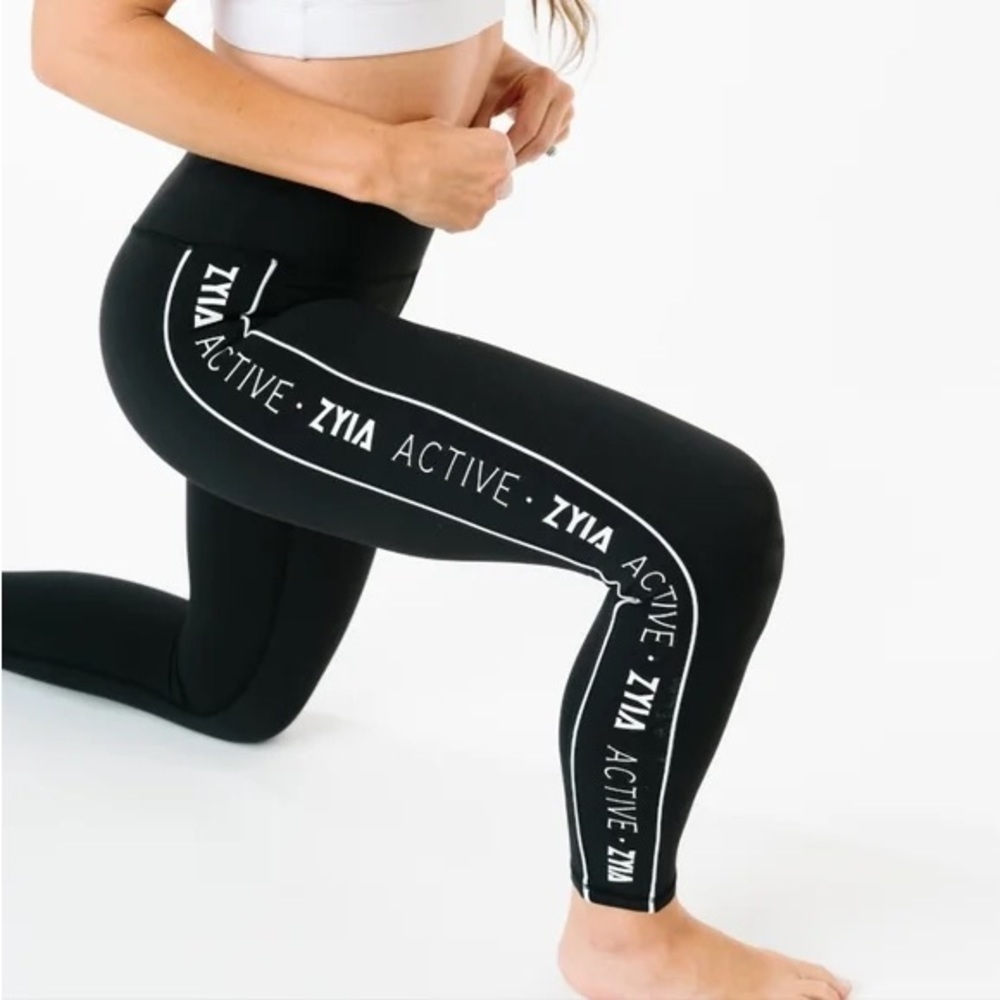 ZYIA Active Black Logo Stripe Light n Tight Hi Rise 7/8 Legging Size 8-10